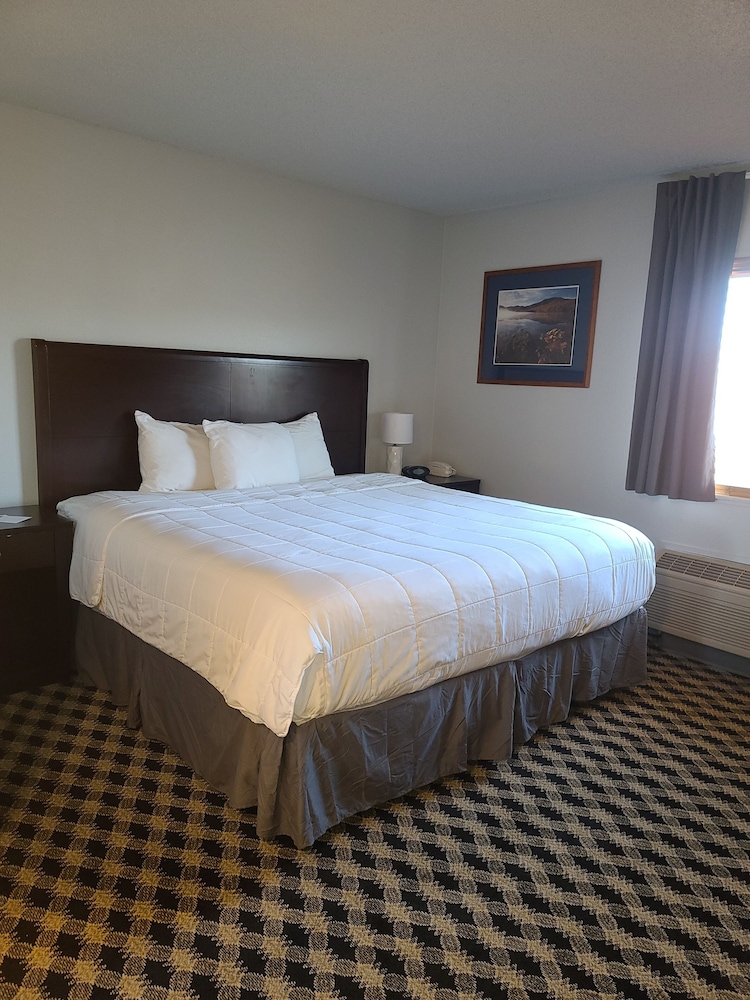MCM Elegante Suites 7/37
