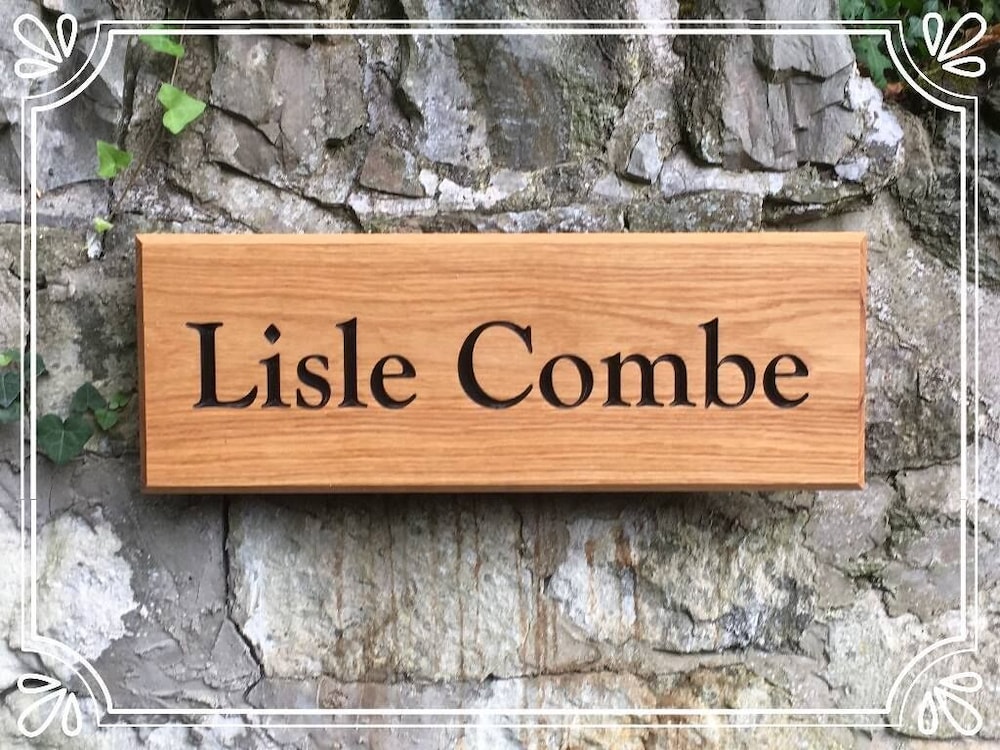 Lisle Combe 21/50