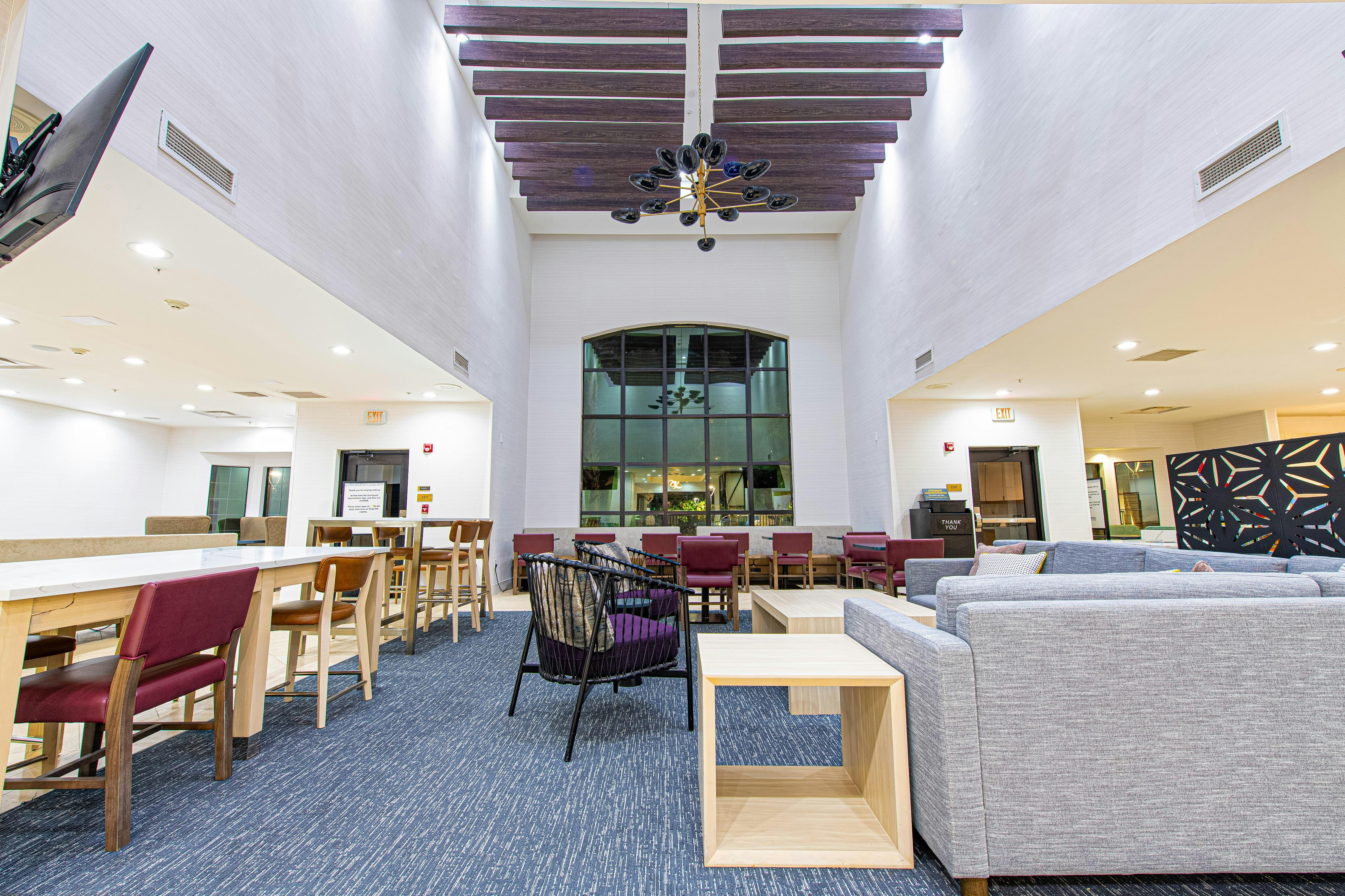 Staybridge Suites Lafayette Airport 25/63