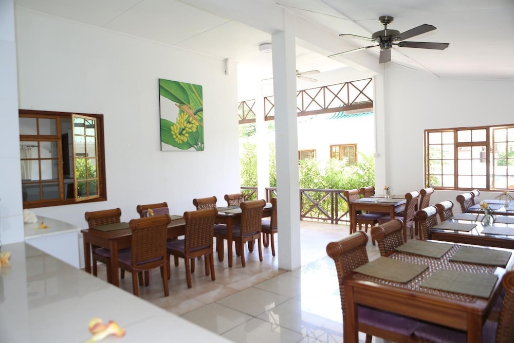 Le Surmer Self Catering Chalets 10/17
