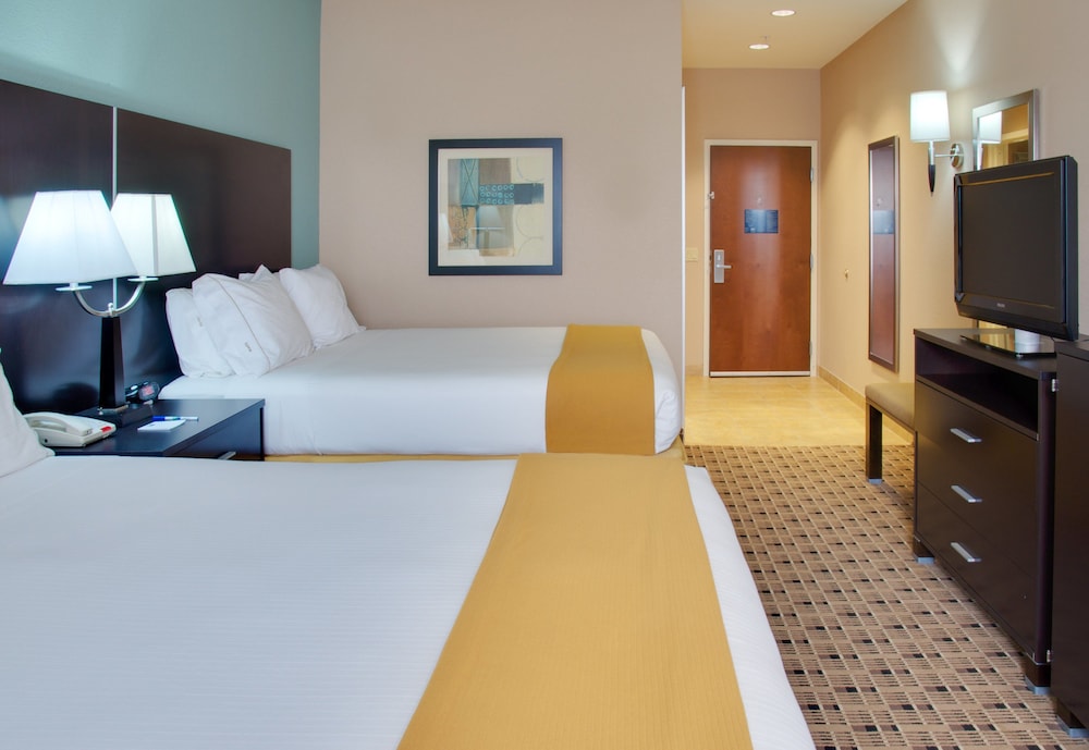 Holiday Inn Express Hotel And Suites Houston Energy Corridor W Oaks 11/29