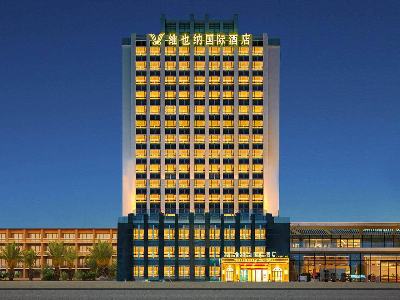Vienna International Hotel Guangzhou Huadu Plaza Sunac Cultural Tourism City photo1