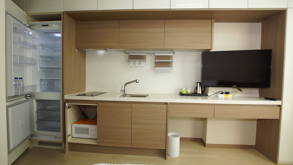 Cplus Residence Hotel 17/18