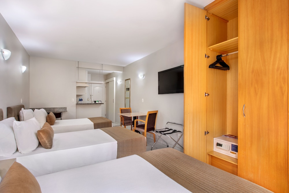 DELUXE, TRIPLE, 3 BEDS