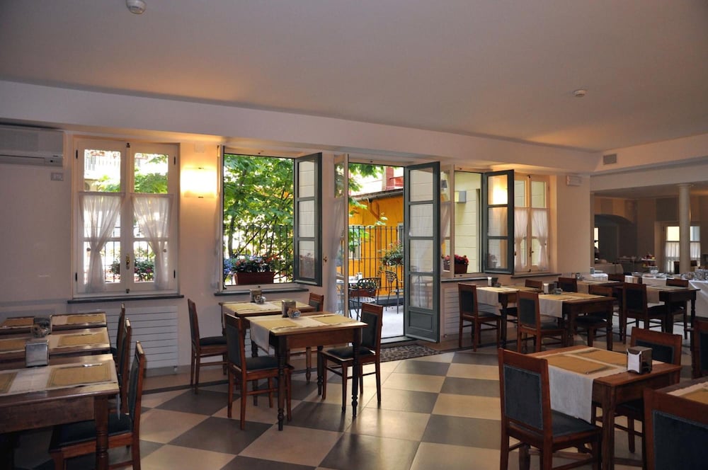 Hotel Roma E Rocca Cavour 61/82