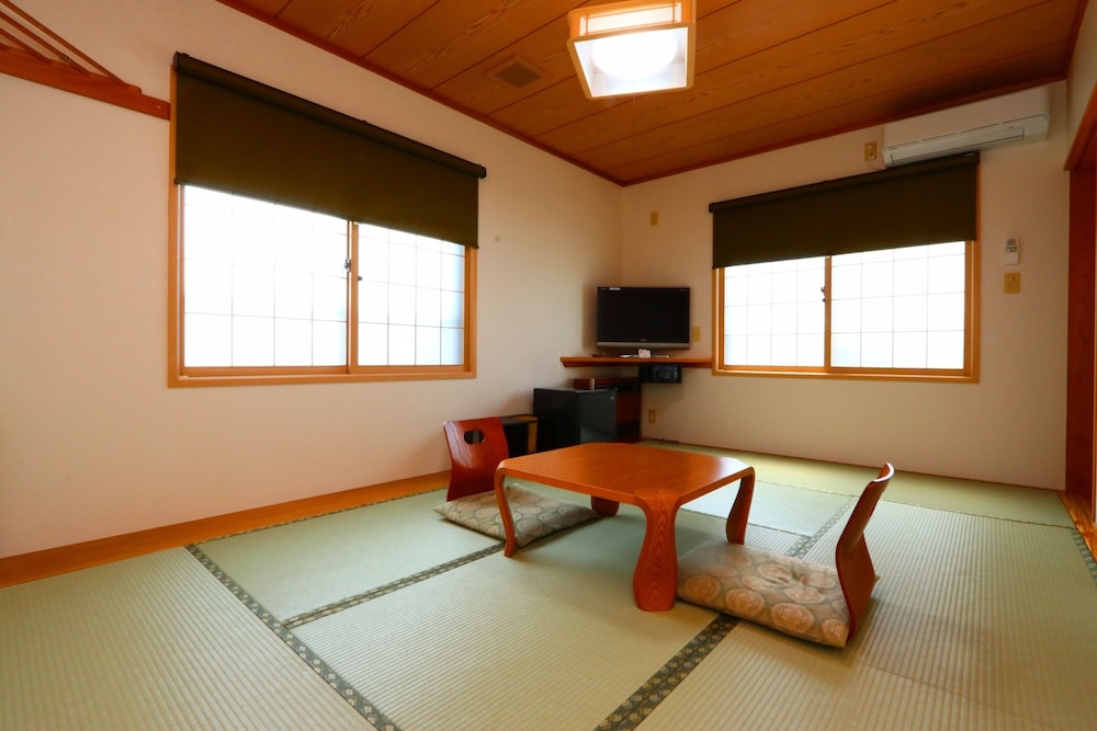 Takanoya 37/50