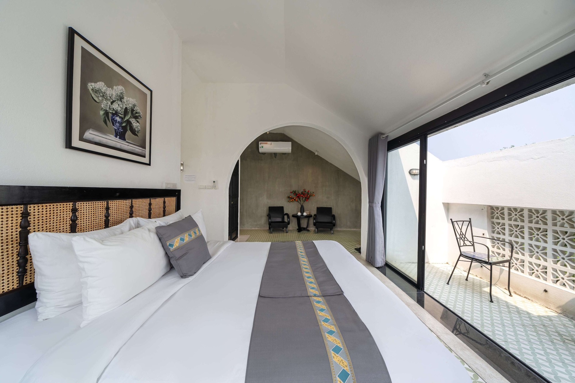 DELUXE, DOUBLE BED