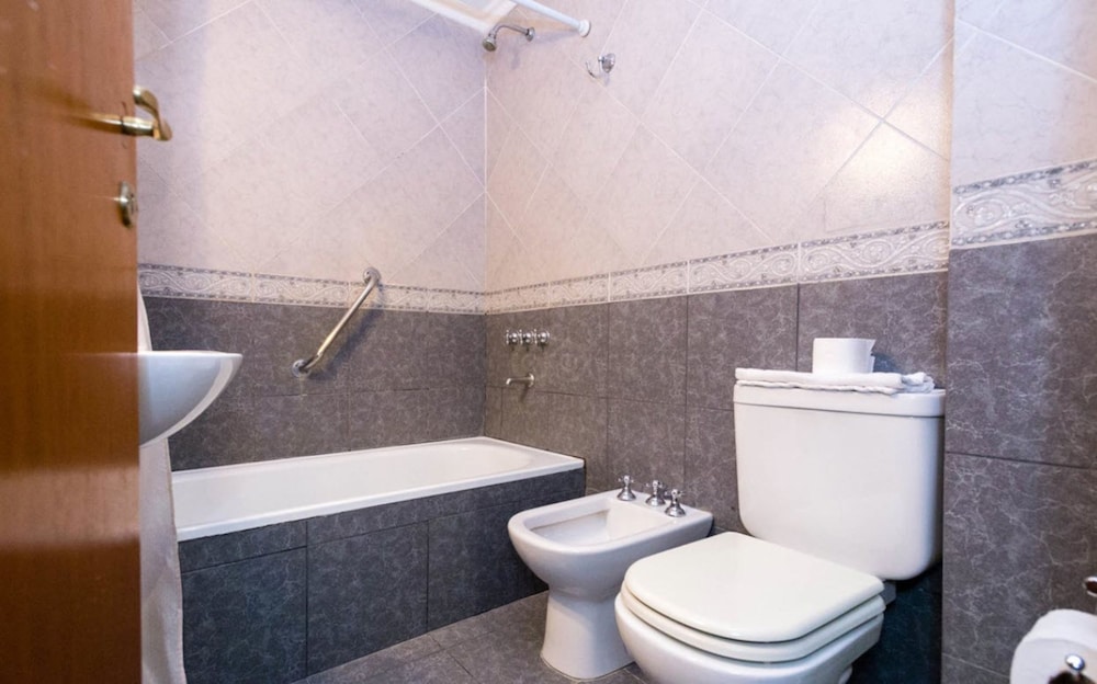 Marcopolo Suites Calafate 46/49