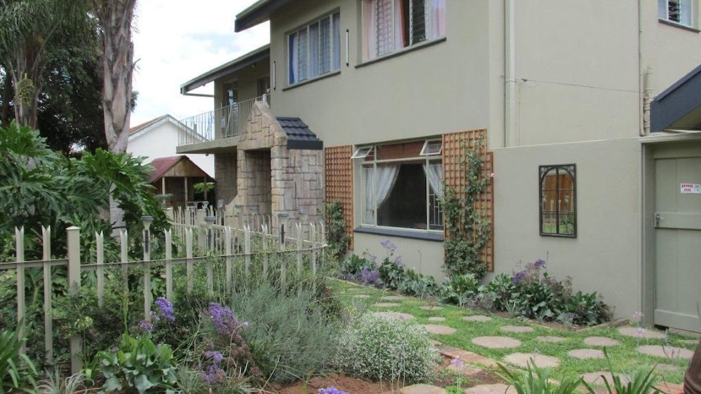 Danlee Overnight Accomodation 40/50