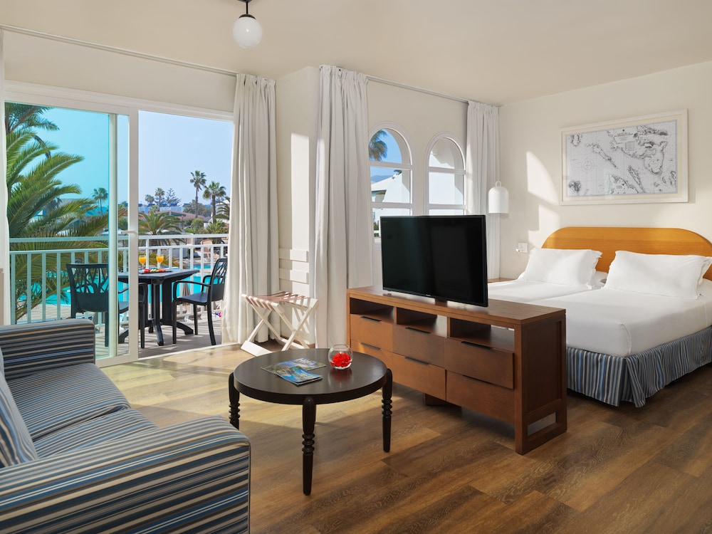 H10 Ocean Suites 13/54