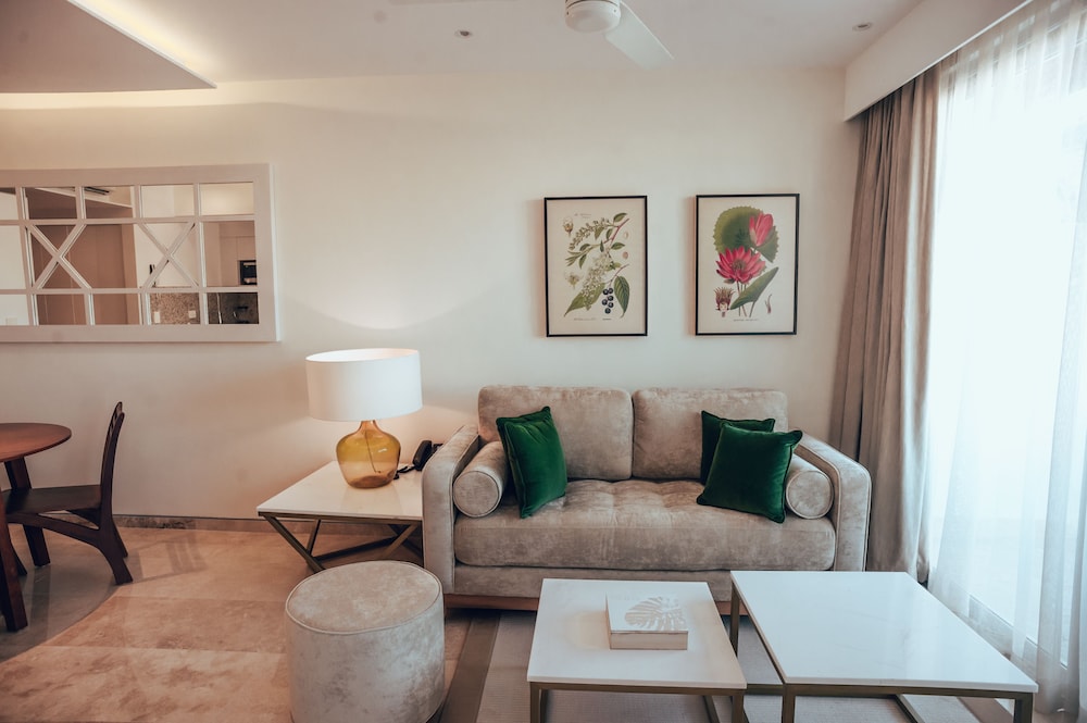 Antera Hotel and Residences 44/66
