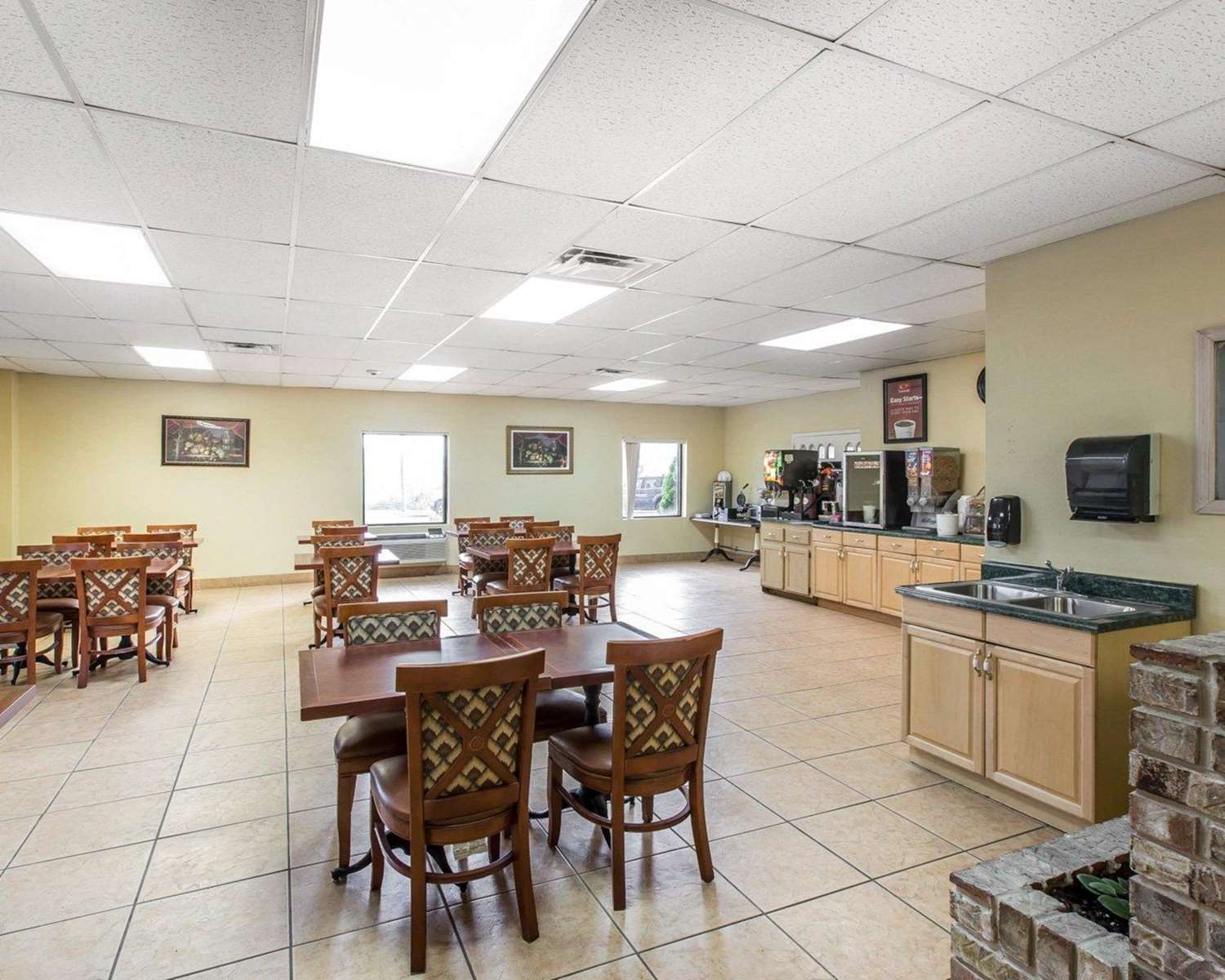 Econo Lodge Dalton West 20/26