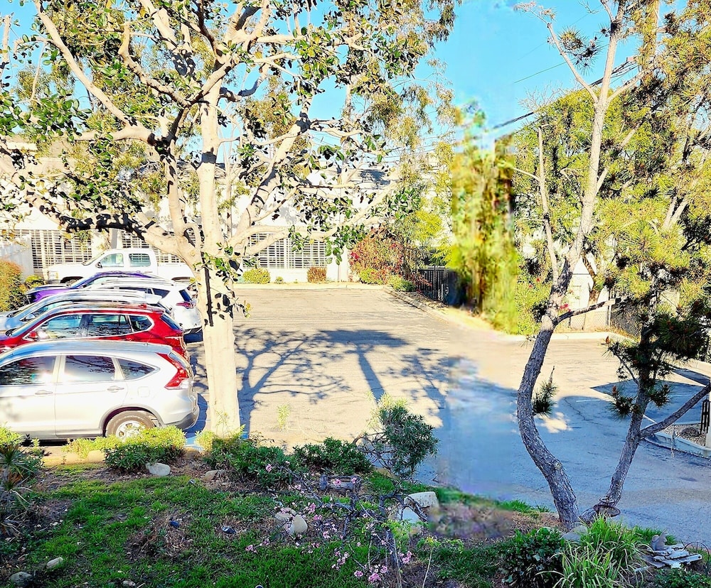 Santa Paula Inn 46/56