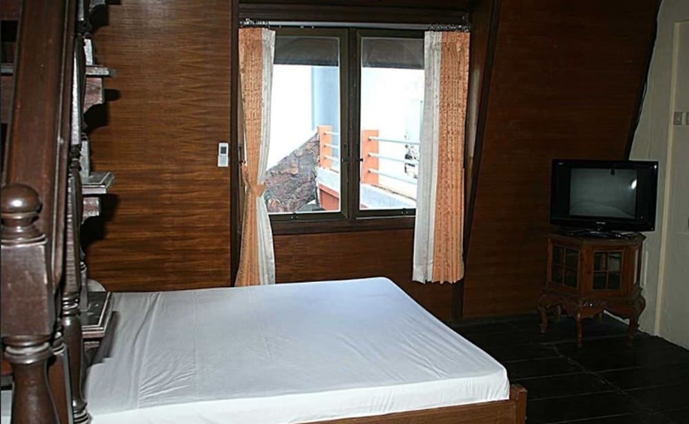 Lumbung Sari Hotel 35/50