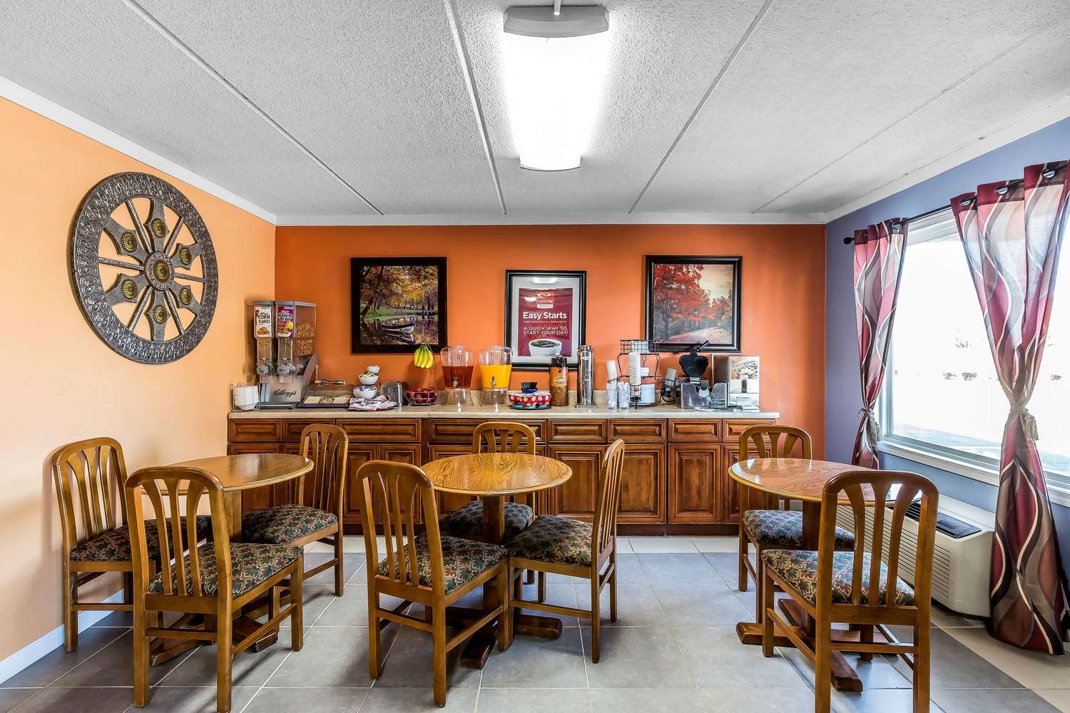 Econo Lodge Lavonia, GA 27/33