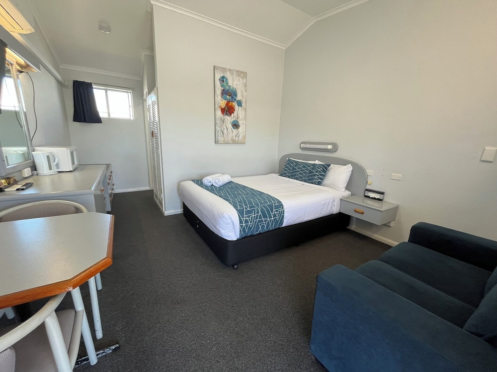 REST POINT MOTOR INN 20/58