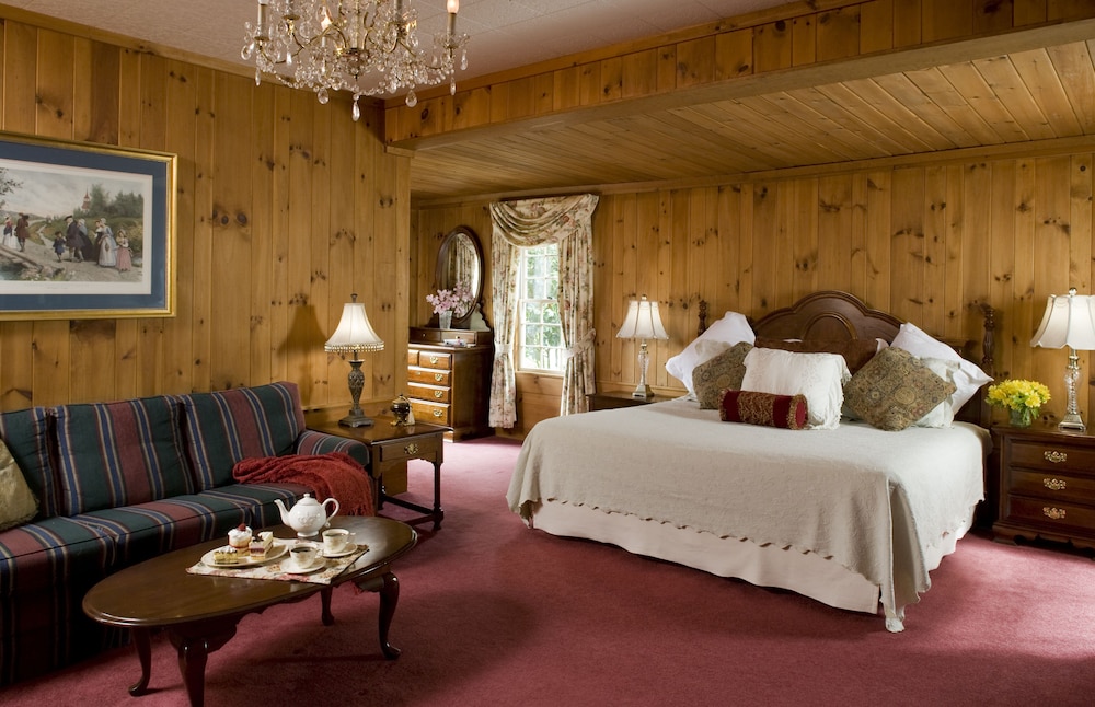 1906 Pine Crest Inn & Restaurant 13/64