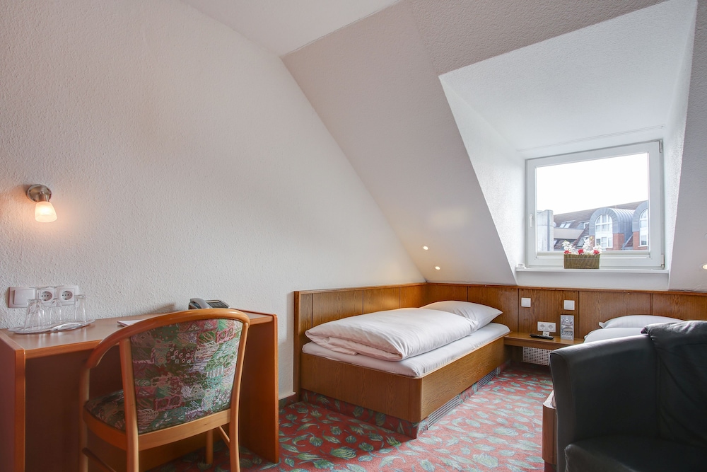 INA Hotel Consul 49/61