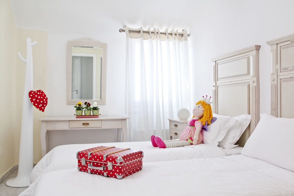 La Maison Luxurious Living 3/32