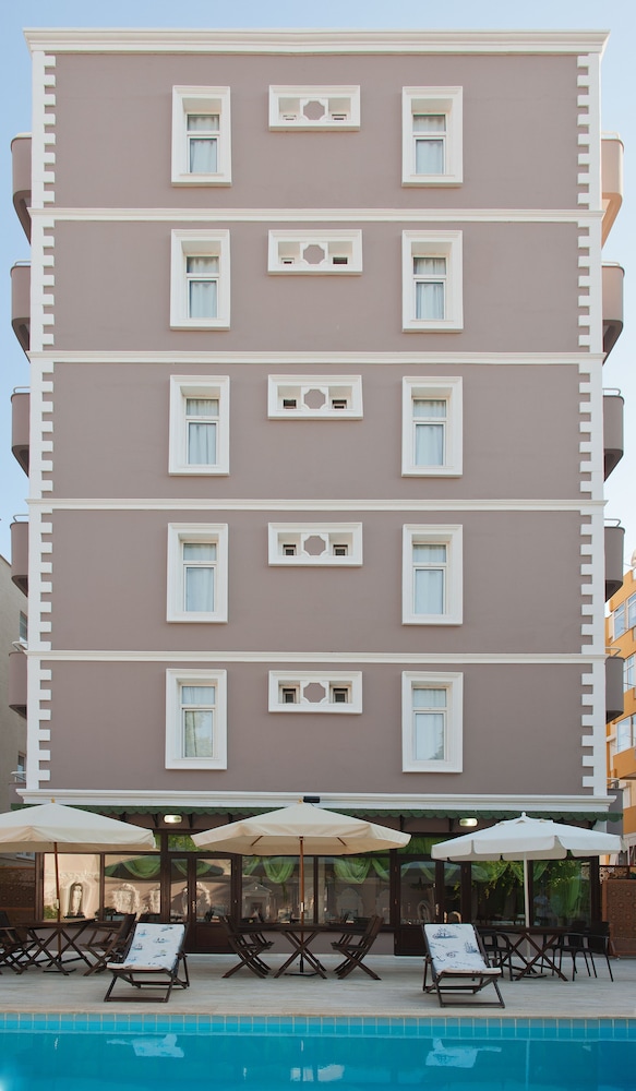 Triana Hotel 3/65