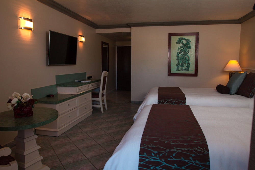 Estero Beach Hotel & Resort 27/70