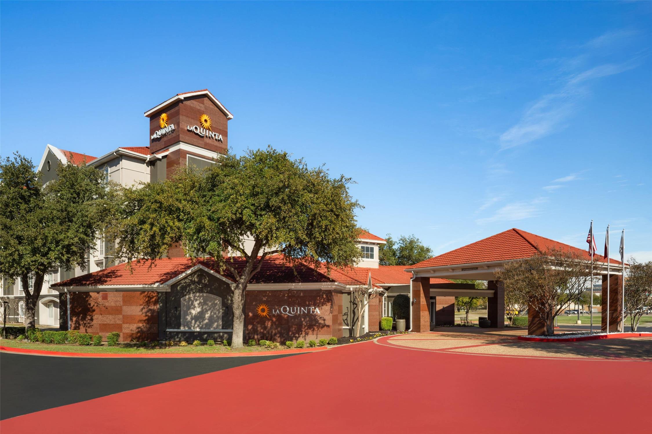 La Quinta Inn & Suites by Wyndham Dallas Arlington South 56/66