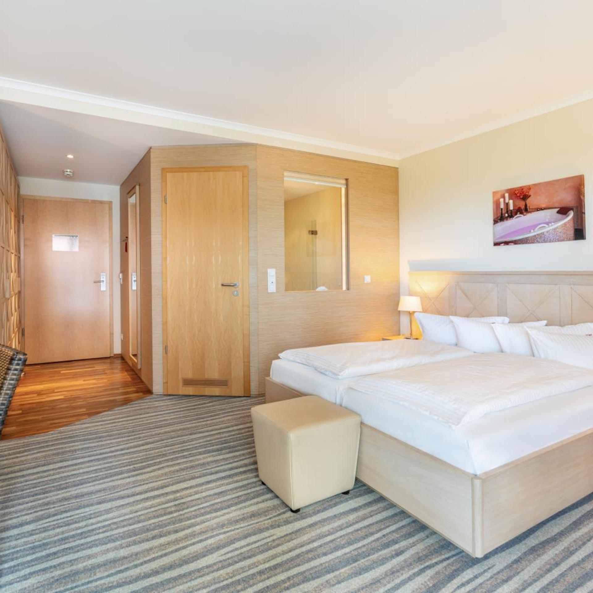 Comfort, Double Bed, Lateral Side Sea View, Balcony