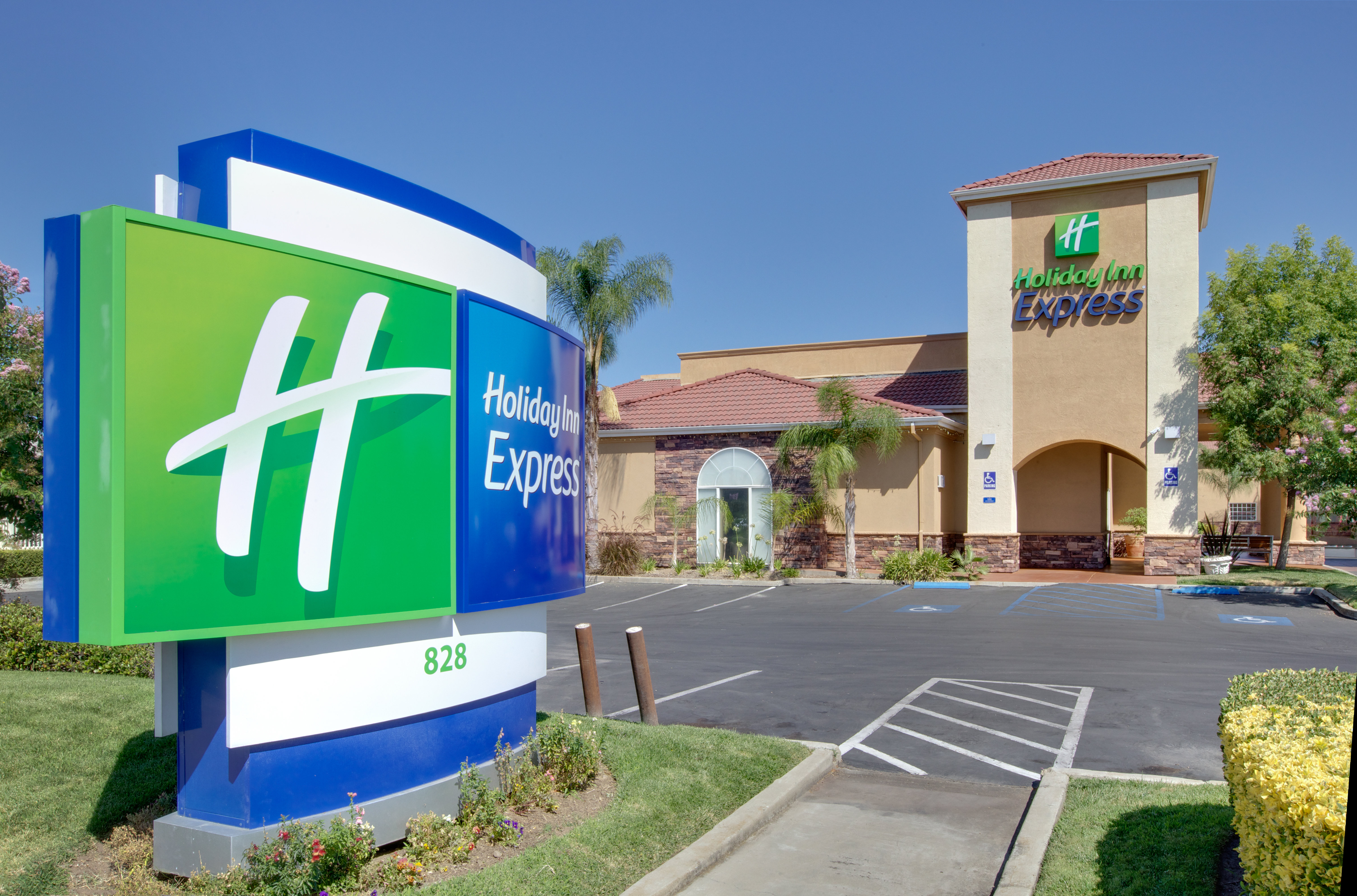 Holiday Inn Express Oakdale 65/72