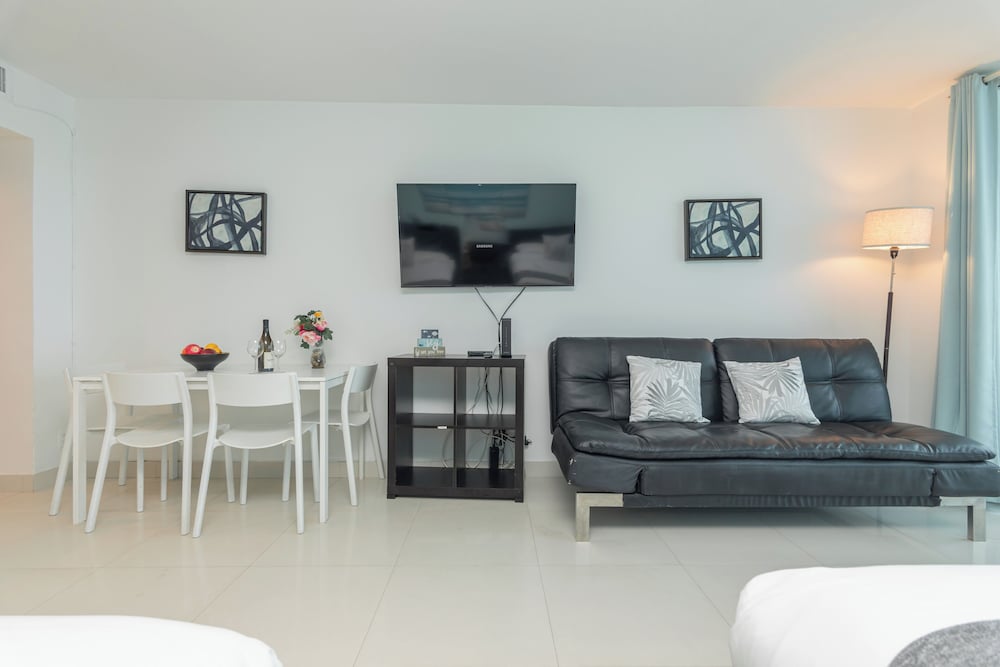 Girasole Apartments 40/50
