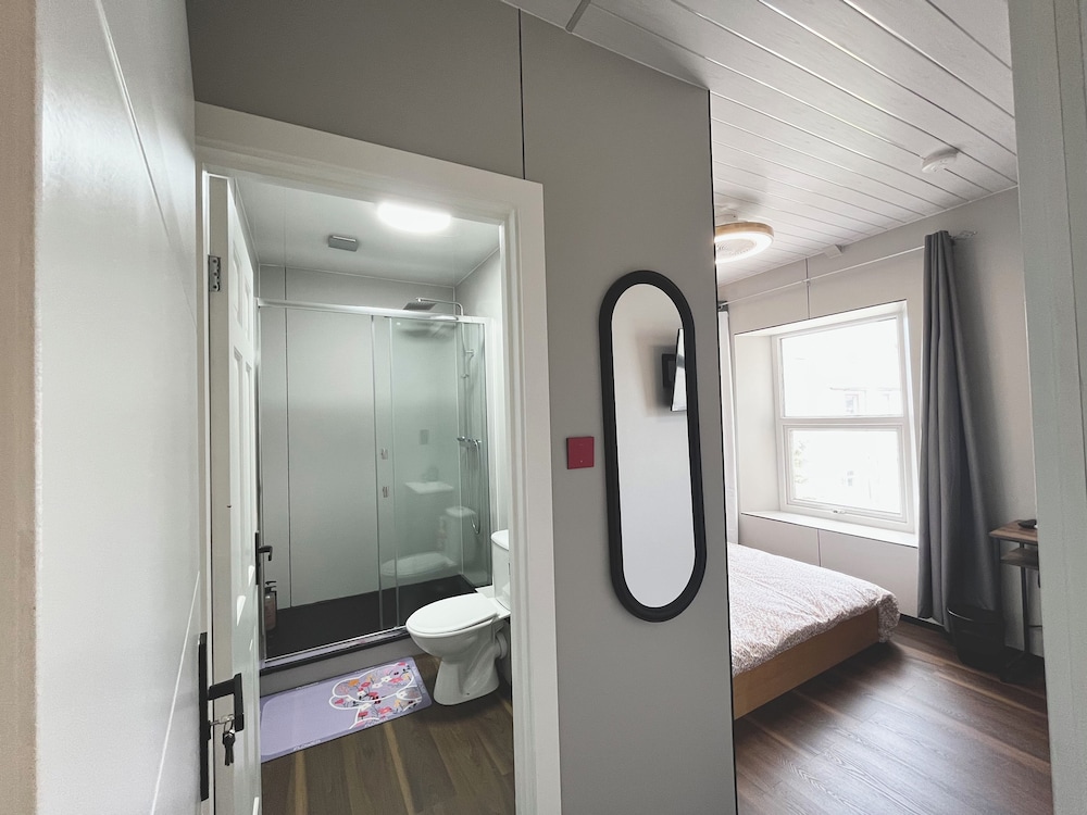 OYO Welsh Holiday Accommodation - Modern Stay 32/32