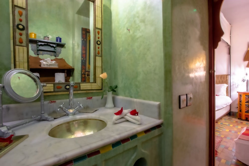 Riad Kaiss By Anika 68/70