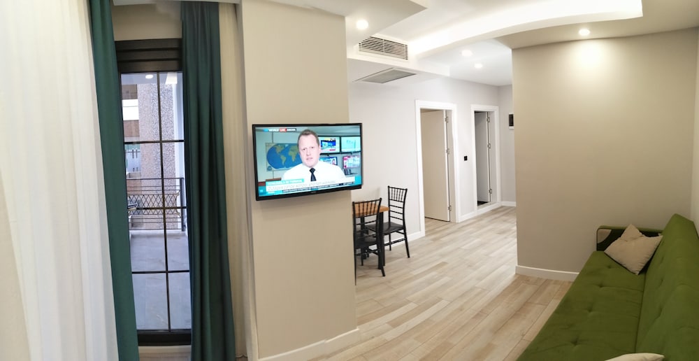 White Golden Suite Hotel 25/40