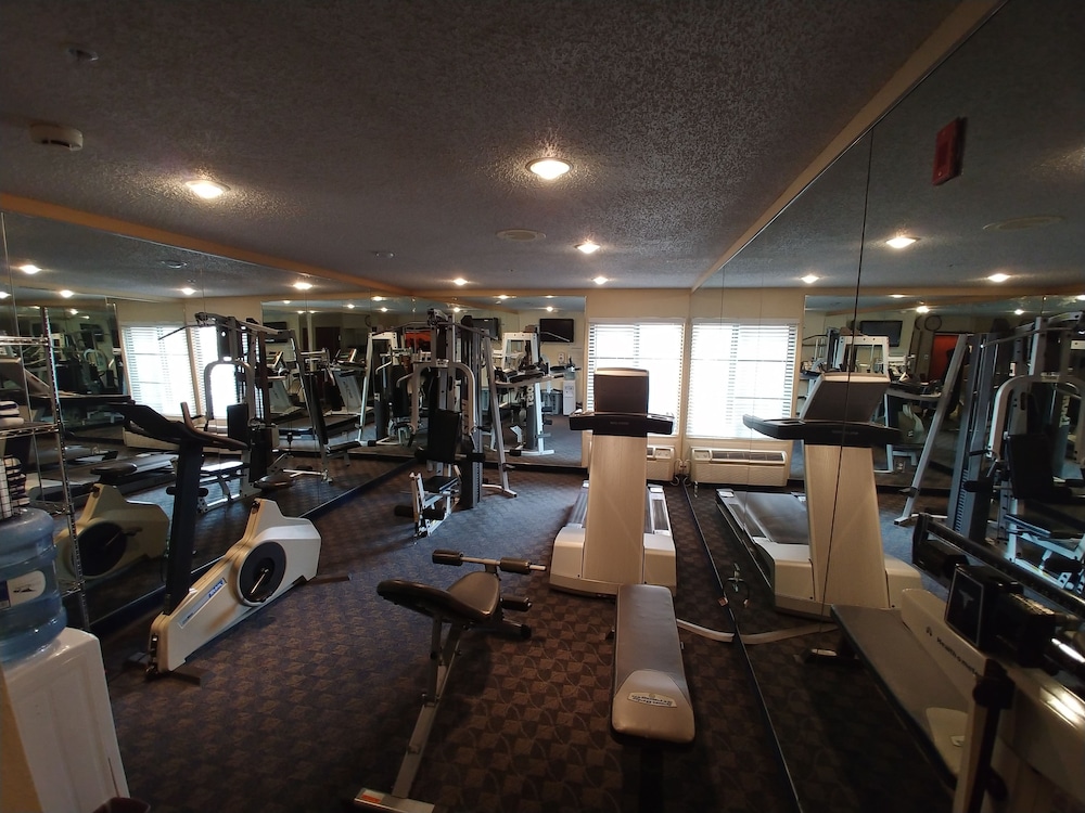 Quality Inn & Suites Irving DFW Airport South 18/34