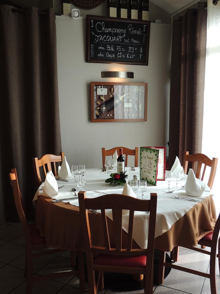 Hotel Le Relais Du Parisis 28/50