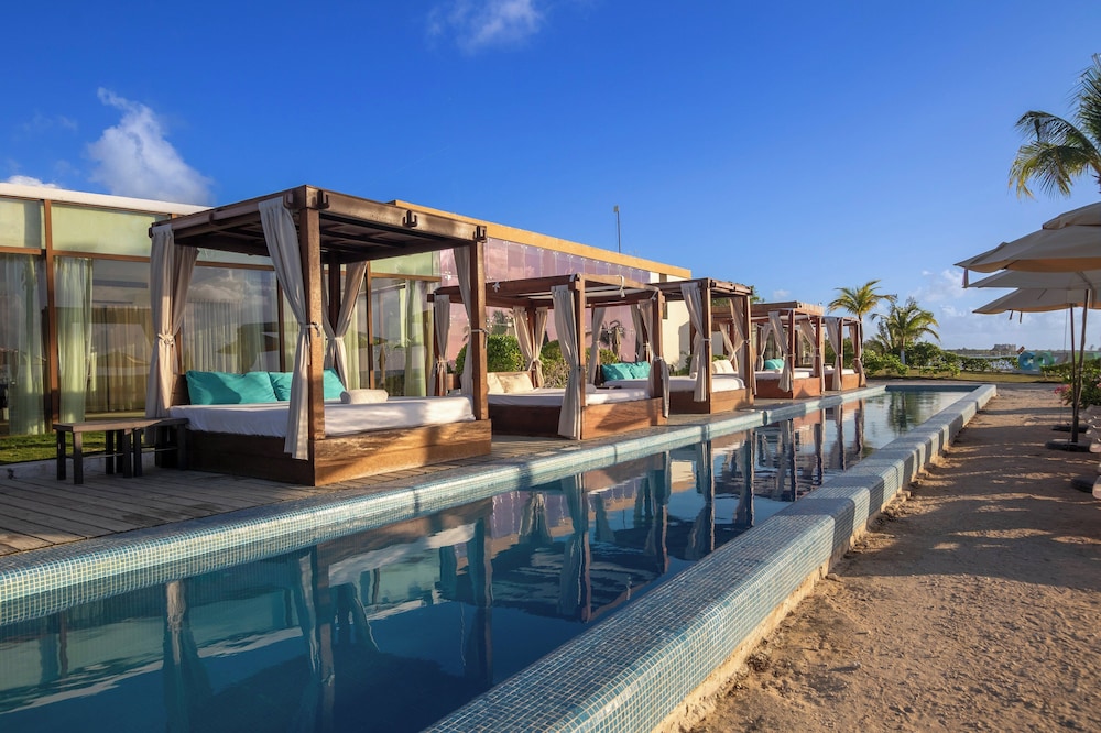 swimming pool spa