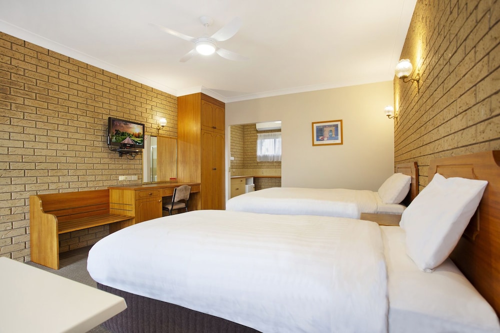 Manifold Motor Inn 14/26