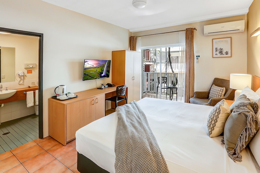 CORAL TREE INN 15/53