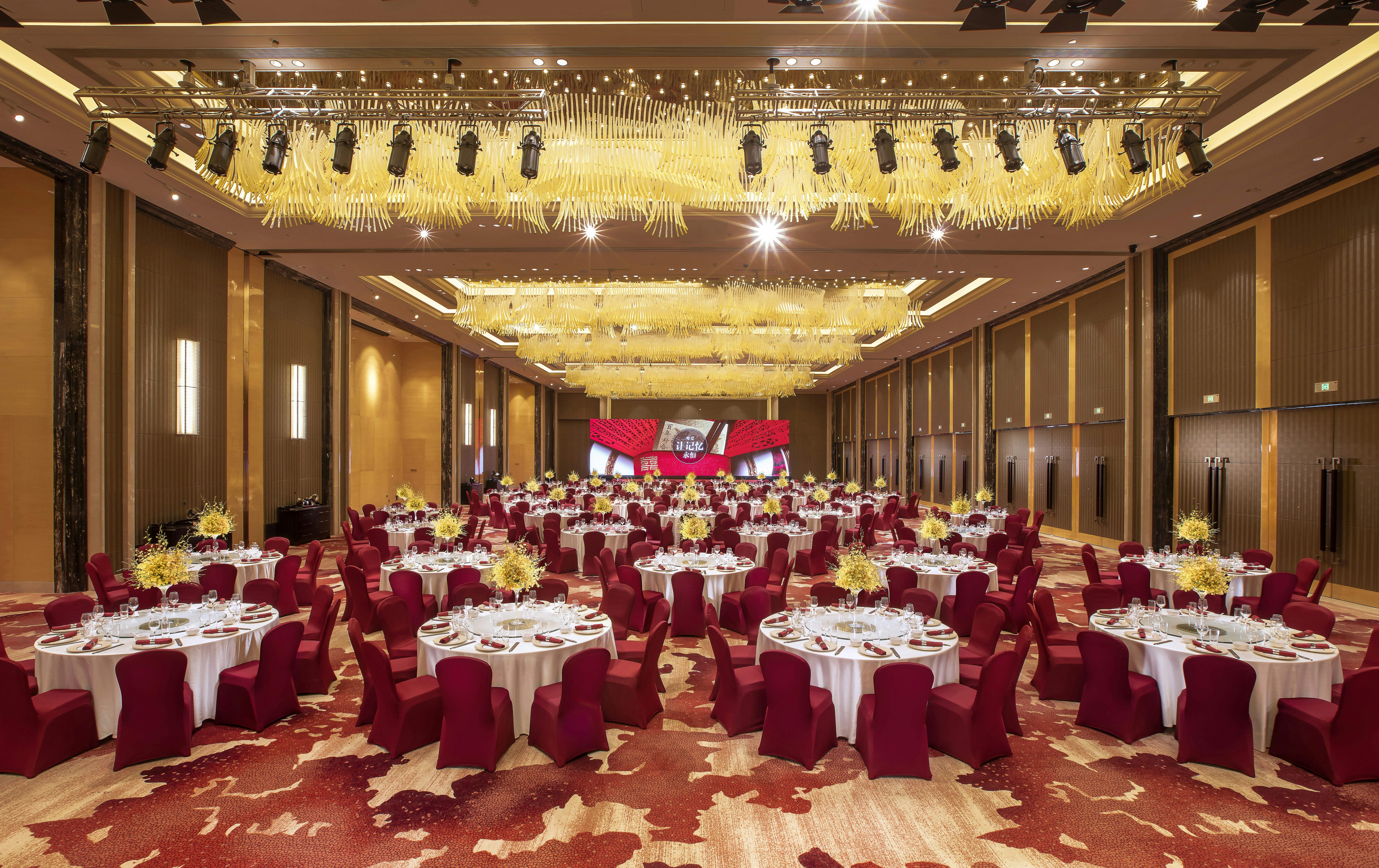 HILTON WUHAN RIVERSIDE 71/79