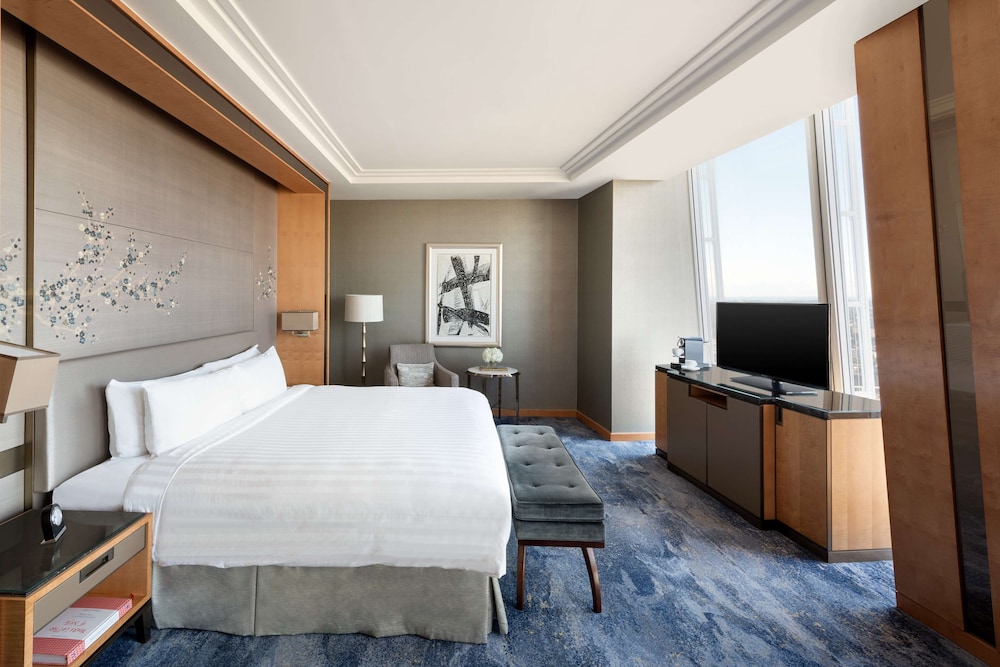 SHARD, SUPERIOR, KING BED