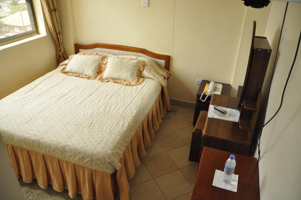 Rich Hotel Ltd 10/37