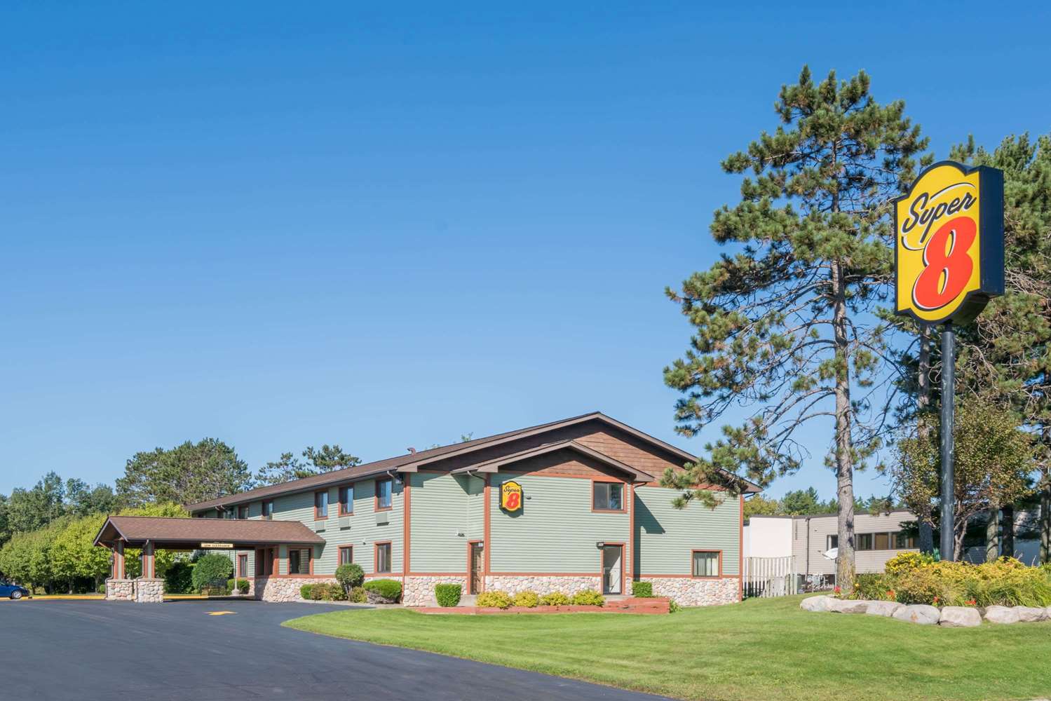 Super 8 By Wyndham Baxter/Brainerd Area 6/8