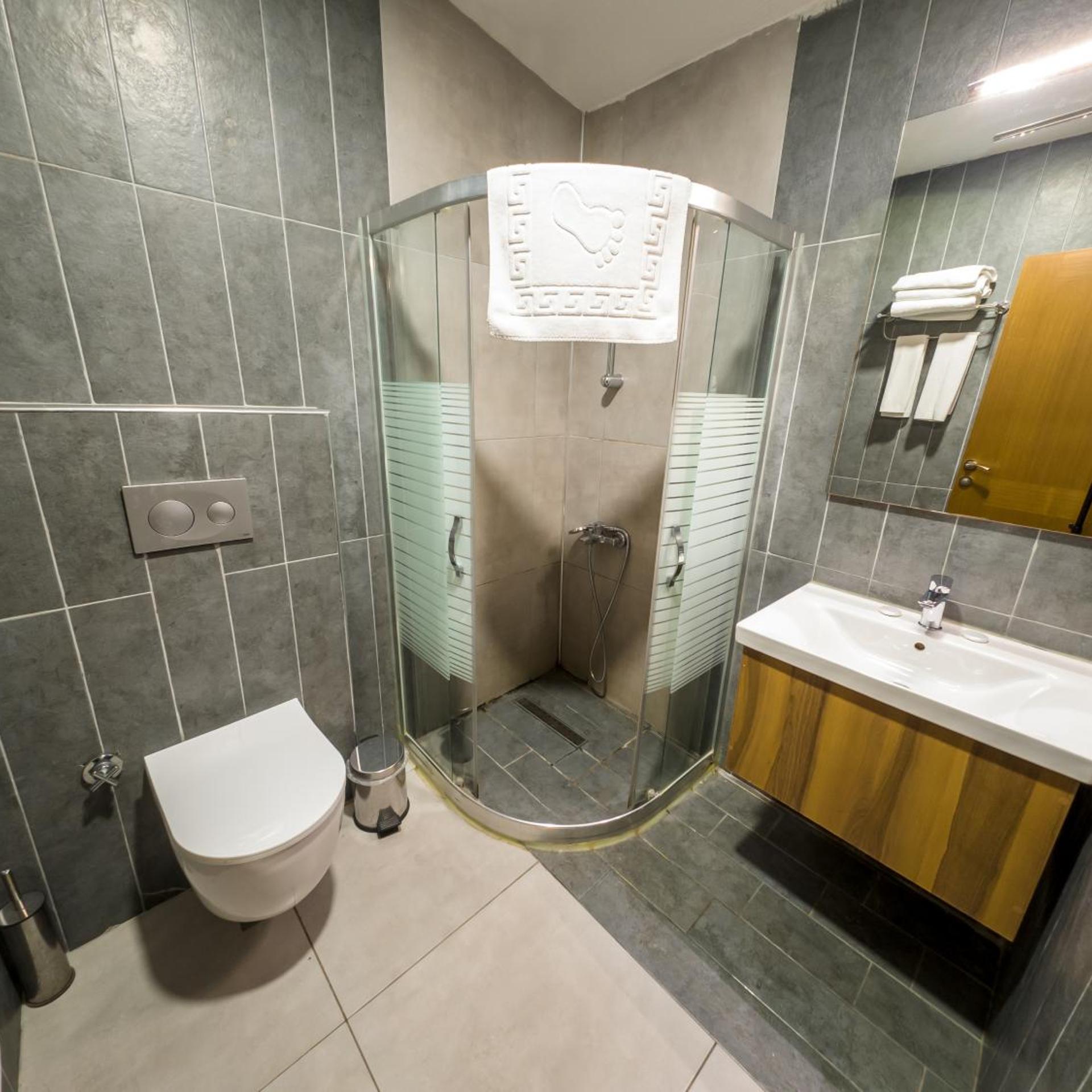 Budget, Double Bed, No Window، Airport Express Hotel 3/4