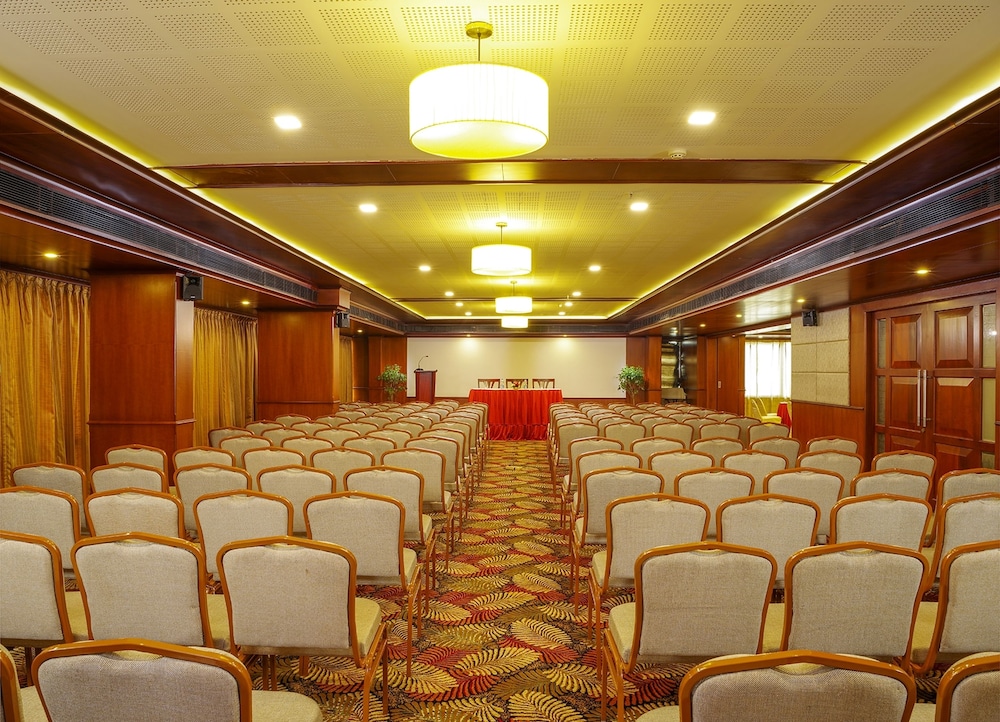 Classic Sarovar Portico 55/56