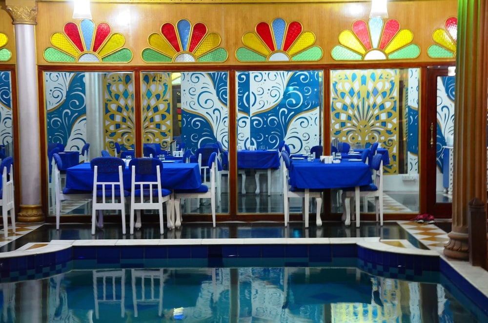 restaurant-cafeteria
