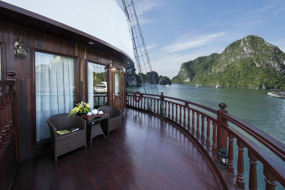 Emperor Cruise Ha Long 3/50
