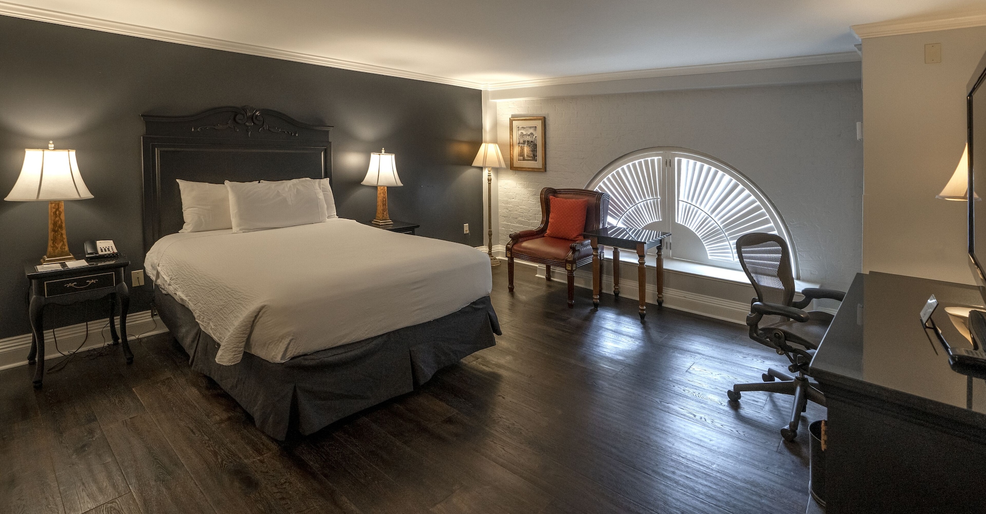 GUEST ROOM, DELUXE, KING BED, ACCESSIBLE