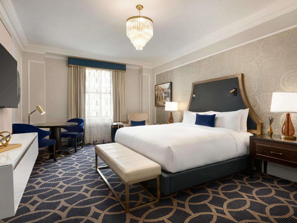 1 Bedroom, Fairmont Gold, Suite, 2 Queen Beds, Executive Lounge Access، Fairmont Hotel Vancouver 2/2