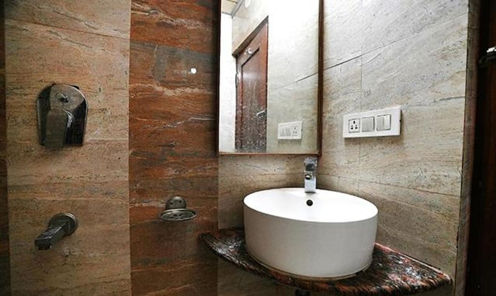 Hotel Madurai 42/48