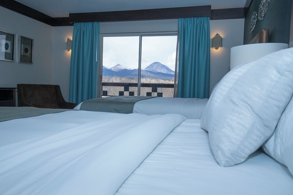 Ute Mountain Casino Hotel 11/27