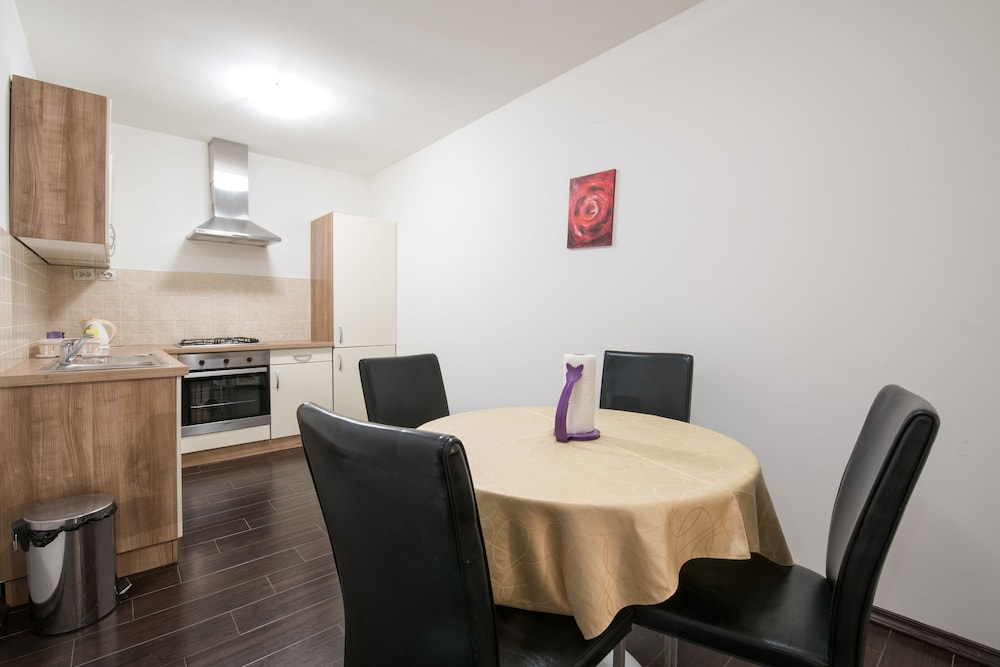 Tia Apartments And Rooms 42/55